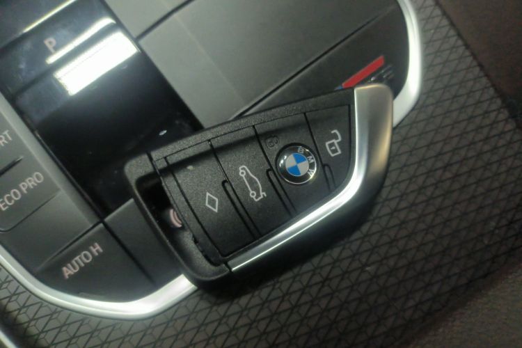 宝马3系 2024款 325Li M运动曜夜套装中控内饰11