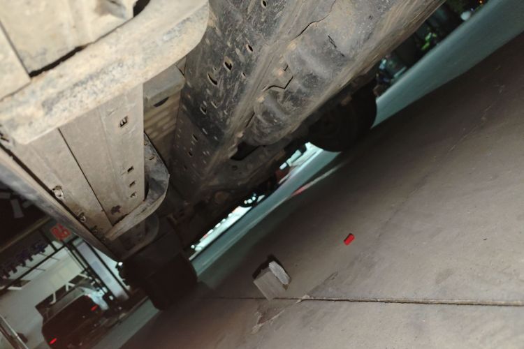 丰田 普拉多 2016款 2.7L 自动标准版局部细节9002