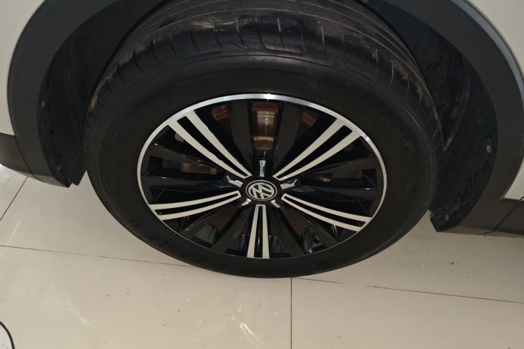 大众 途观L 2019款 改款 330TSI 自动两驱全景舒适版 国VI车身外观6007