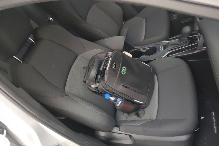 丰田 锋兰达 2023款 2.0L CVT精英版局部细节41