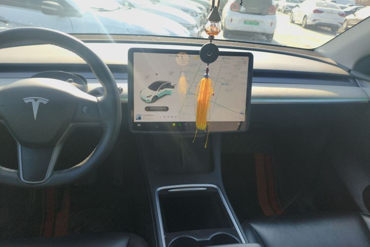 特斯拉 Model Y 2023款 后轮驱动版中控内饰16