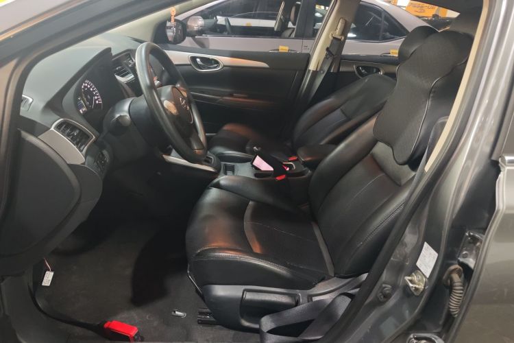 日产 轩逸 2019款 经典 1.6XE CVT舒适版中控内饰19