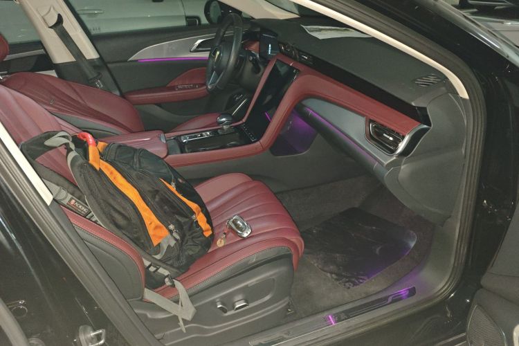 红旗H5 2024款 2.0T 自动智联旗畅版局部细节41