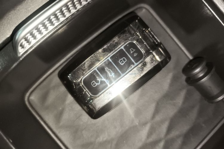 坦克300 2024款 2.0T 征服者中控内饰11