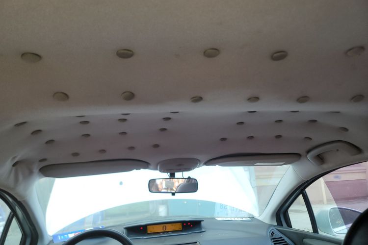 雪铁龙 世嘉 2013款 三厢 1.6L 手动品尚型中控内饰22