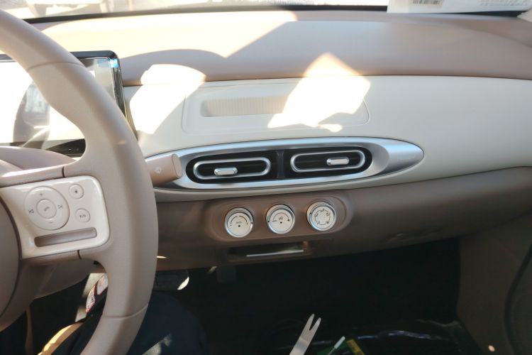 五菱汽车 宏光MINIEV 2025款 四门版 进阶款中控内饰16