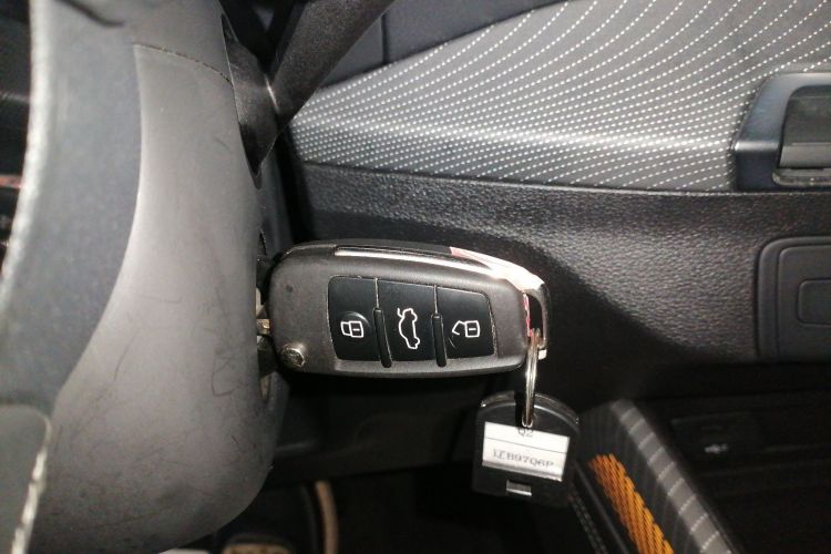 奥迪Q2L 2022款 35 TFSI 进取致雅型中控内饰11