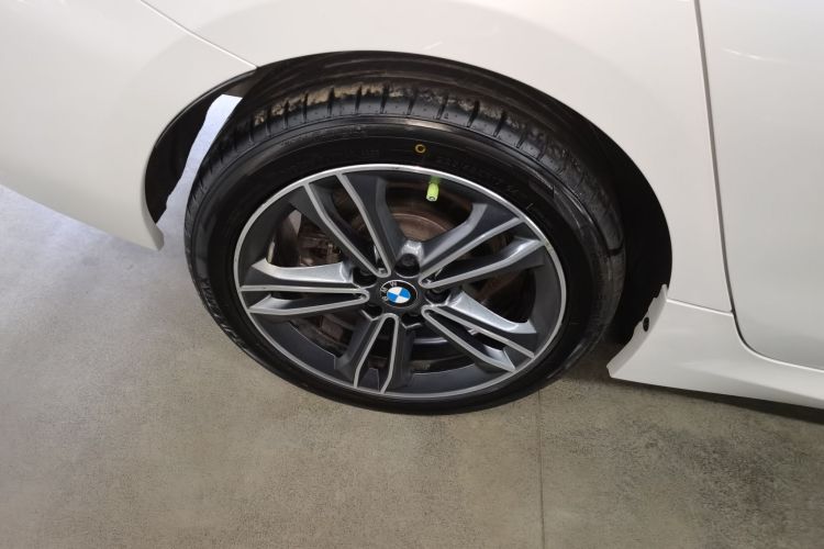 宝马1系 2021款 改款 120i M运动版车身外观6008