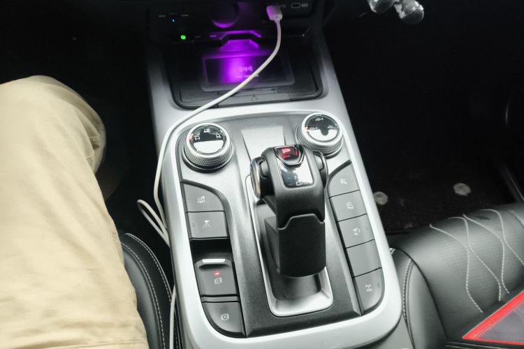 坦克300 2021款 越野版 2.0T 挑战者中控内饰18