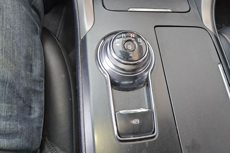 福特 蒙迪欧 2017款 改款 EcoBoost 180 时尚型局部细节18