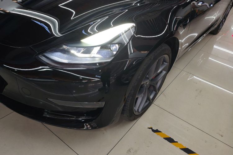 特斯拉 Model 3 2022款 Performance高性能全轮驱动版局部细节36