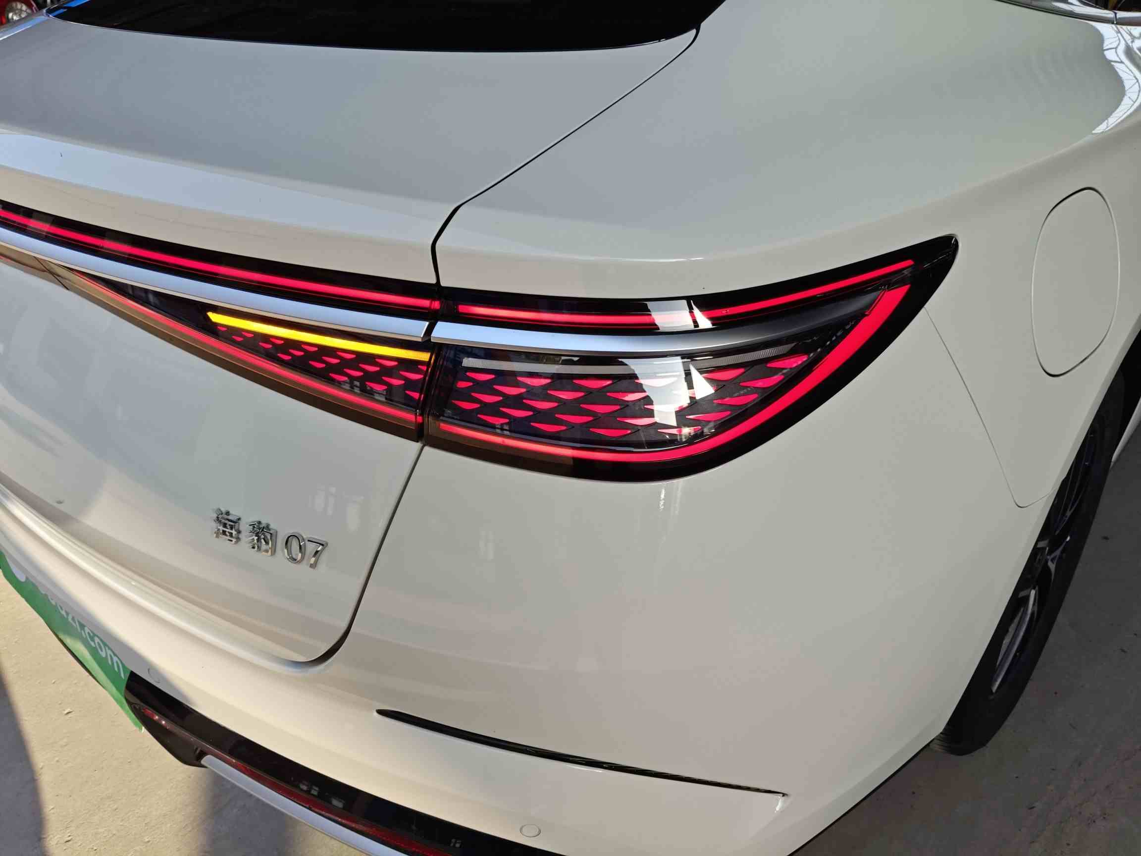 比亚迪 海豹07 DM-i 2025款 DM-i 1.5L 70km 精英型(2)