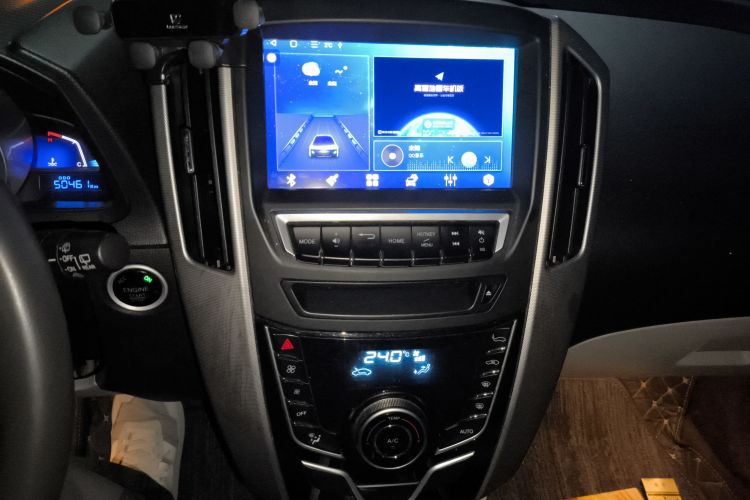 纳智捷 优6 SUV 2014款 1.8T 智尊型中控内饰16