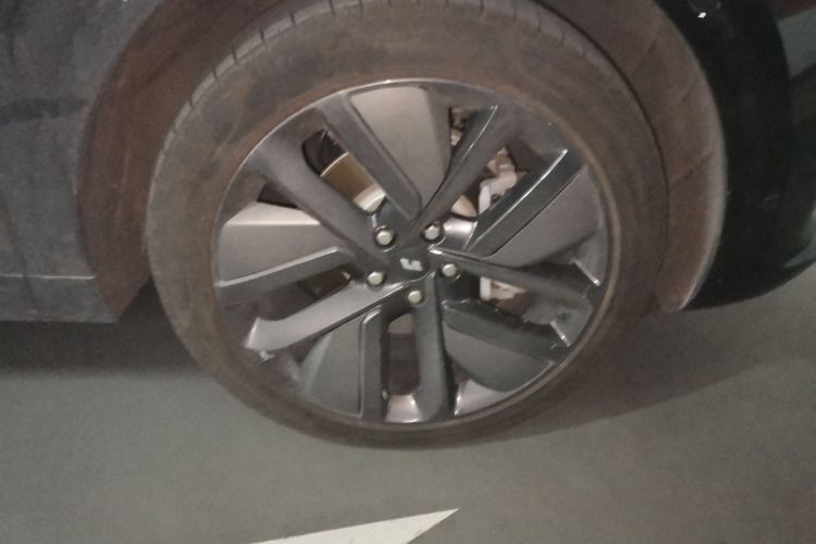 理想汽车 理想L6 2024款 Pro车身外观10