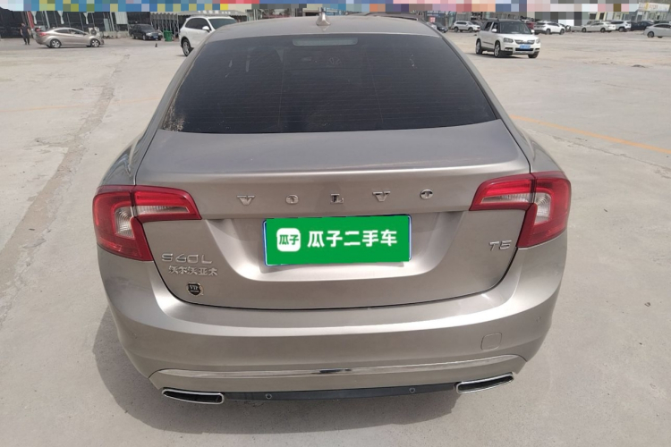 沃尔沃S60 2016款 S60L T5 智驭版车身外观6