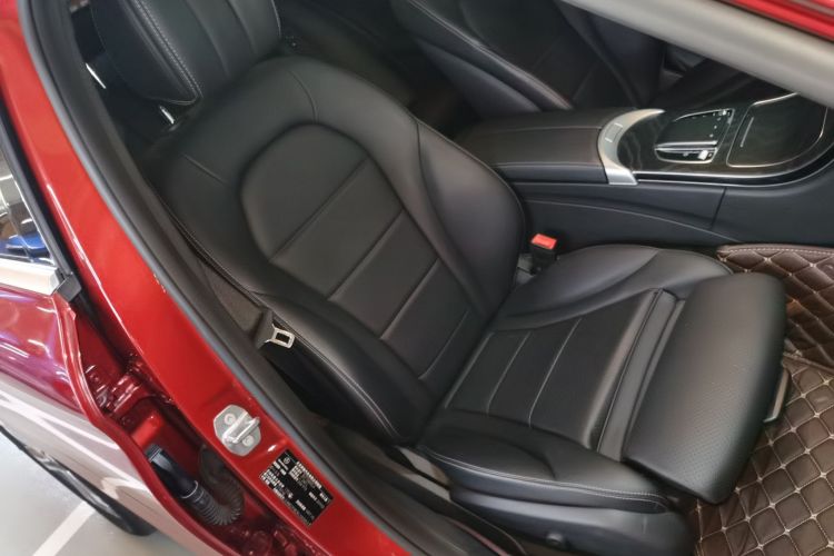 奔驰C级 2019款 改款 C 260 L 运动版局部细节41