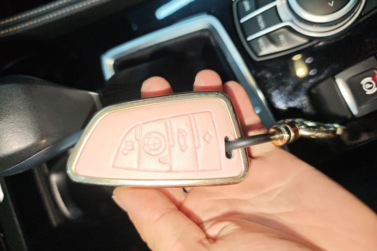 宝马1系 2019款 120i 领先型M运动套装中控内饰11