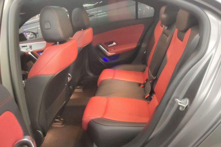 奔驰A级AMG 2022款 AMG A 35 L 4MATIC中控内饰21