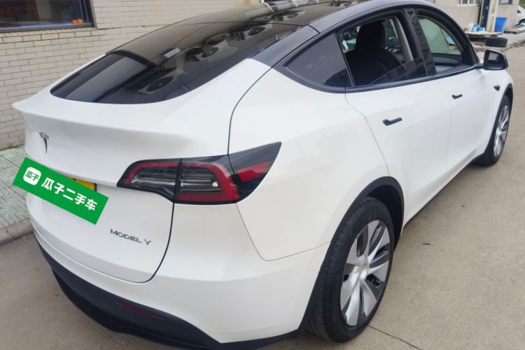 特斯拉 Model Y 2023款 长续航全轮驱动版车身外观7