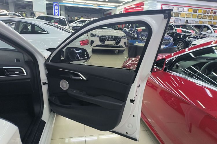 宝马1系 2023款 120i M运动版中控内饰42