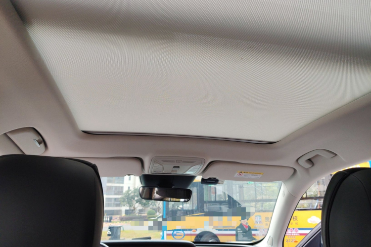 红旗HS5 2022款 改款 2.0T 智联旗享版中控内饰22