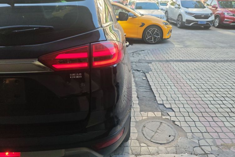 吉利汽车 博越 2016款 1.8TD 自动智慧型车身外观9