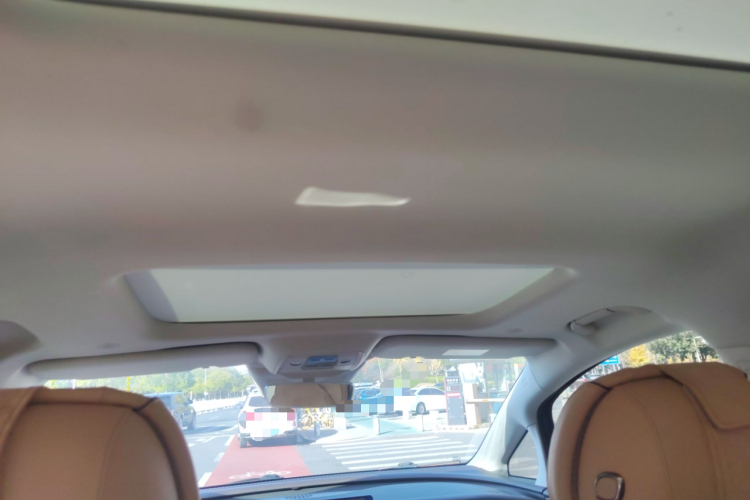 腾势D9 2024款 DM-i 980 四驱尊贵型局部细节22