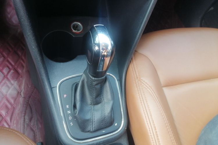 大众 Polo 2014款 1.6L 自动舒适版中控内饰18