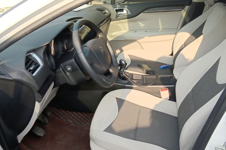 雪铁龙C4L 2015款 1.8L 手动领先版局部细节19