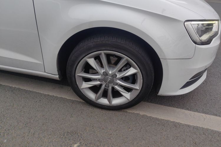 奥迪A3 2015款 Sportback 40 TFSI 自动舒适型车身外观10