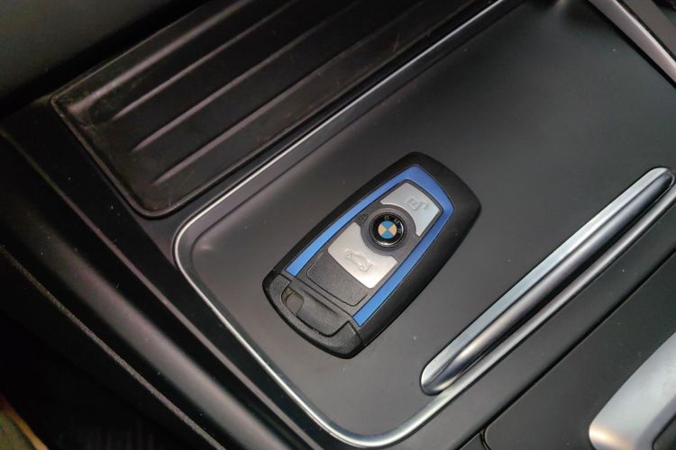 宝马3系GT 2019款 320i M运动套装中控内饰7001