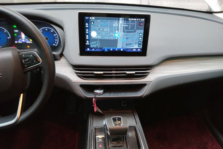 红旗E-QM5 2024款 610km PLUS中控内饰16