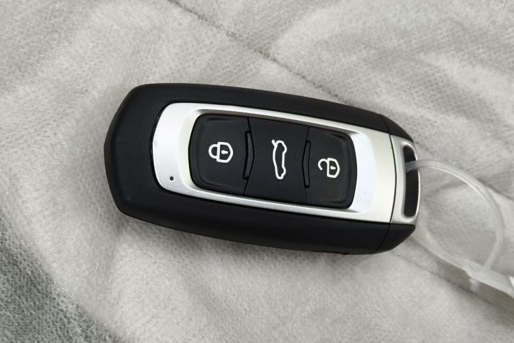 吉利银河 2025款 210km 熊猫骑士中控内饰7001