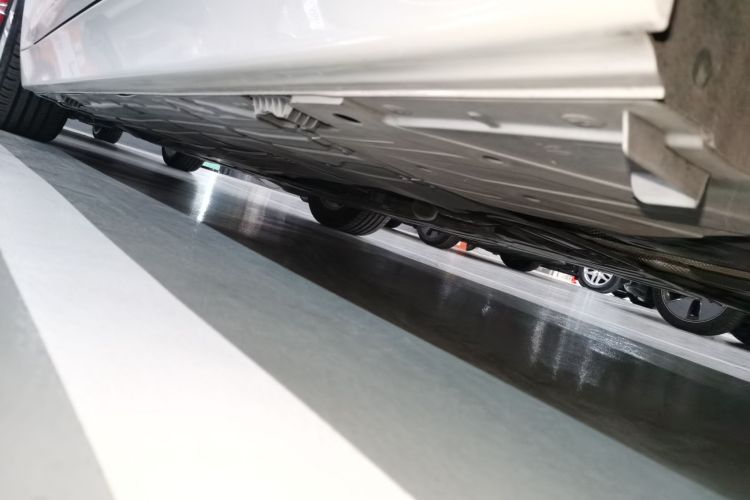 宝马3系 2014款 320i 时尚型局部细节9002