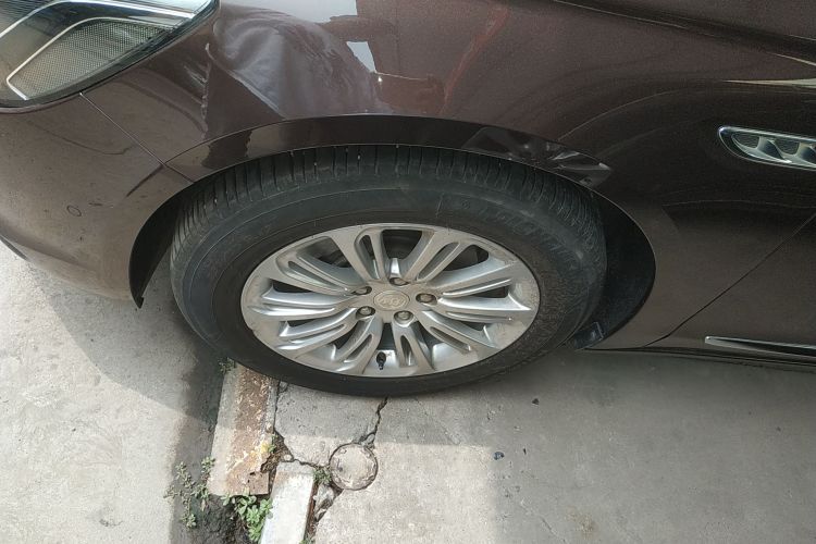 别克 君越 2018款 20T 豪华型车身外观35