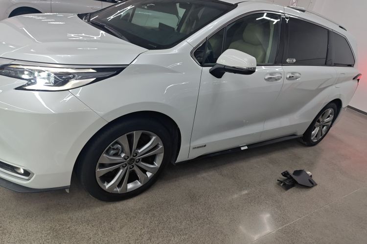 丰田 赛那SIENNA 2023款 2.5L混动 至尊版车身外观4