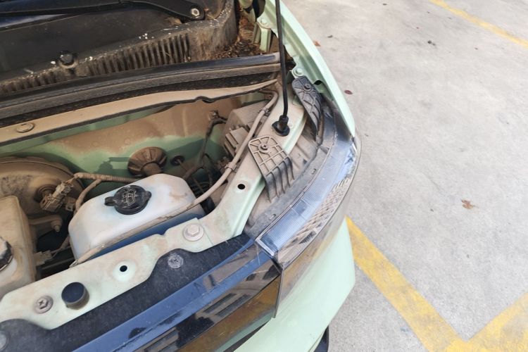 五菱汽车 宏光MINIEV 2021款 马卡龙臻享款 三元锂局部细节9007