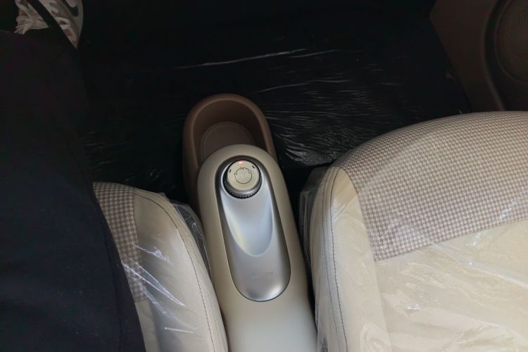 五菱汽车 宏光MINIEV 2025款 四门版 进阶款中控内饰18