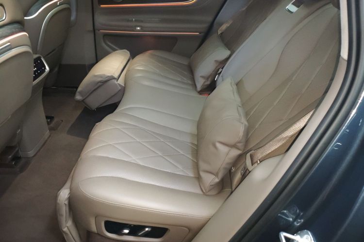 鸿蒙智行 问界M9 2024款 纯电 Ultra版 100kWh 5座版中控内饰7004