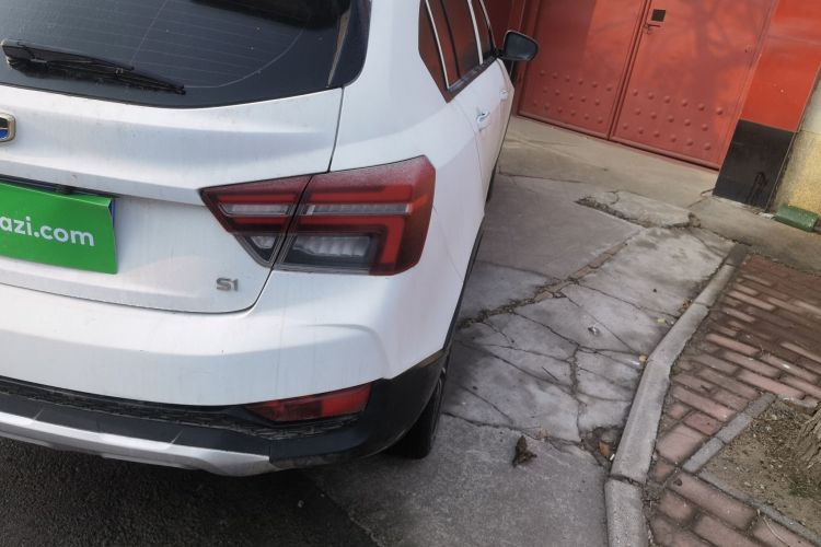 吉利汽车 远景S1 2019款 升级版 1.5L 手动幸福版车身外观9