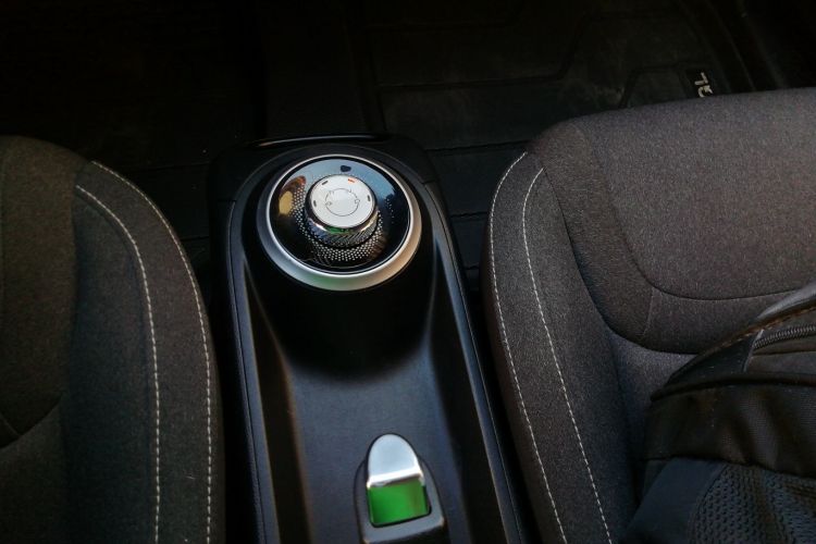 五菱汽车 五菱缤果 2023款 333km 快享款中控内饰18