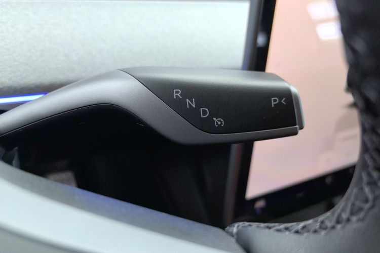 特斯拉 Model Y 2023款 高性能全轮驱动版中控内饰18