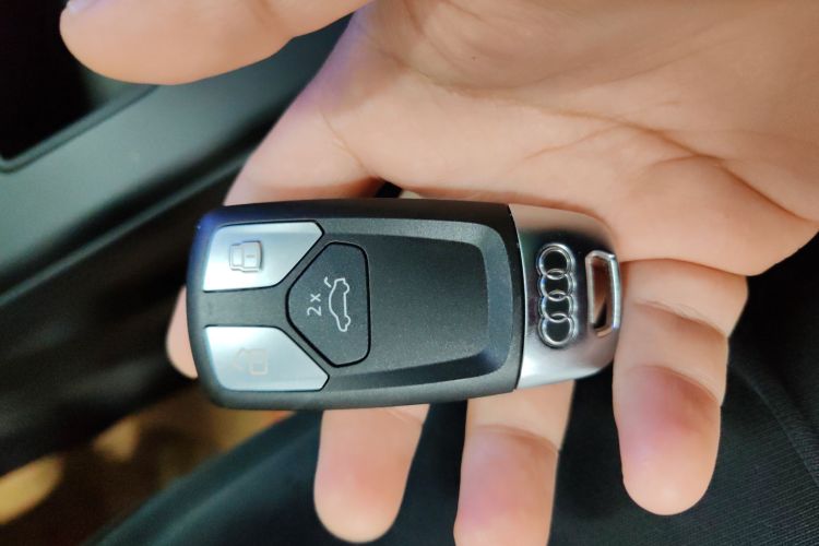 奥迪A4L 2024款 40 TFSI 时尚动感型中控内饰7001