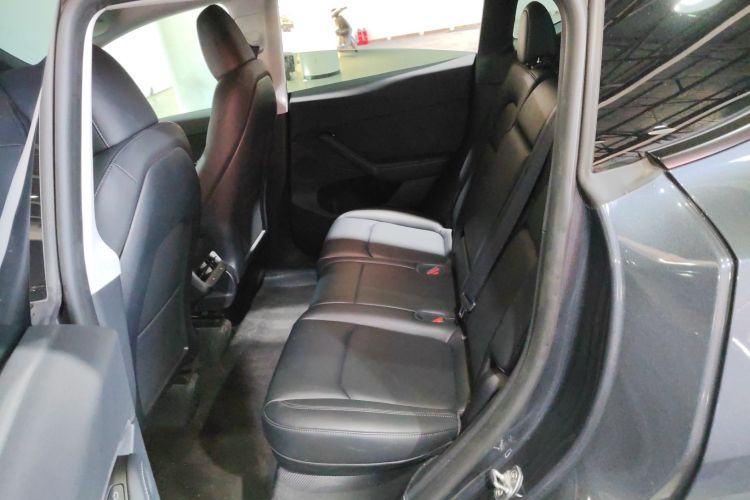 特斯拉 Model Y 2023款 后轮驱动版中控内饰7004