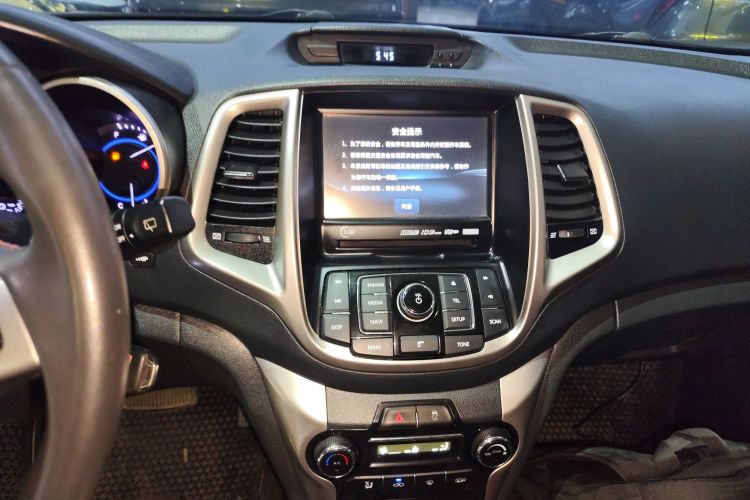 长安 逸动 2015款 1.6L 自动俊酷型 国V中控内饰16