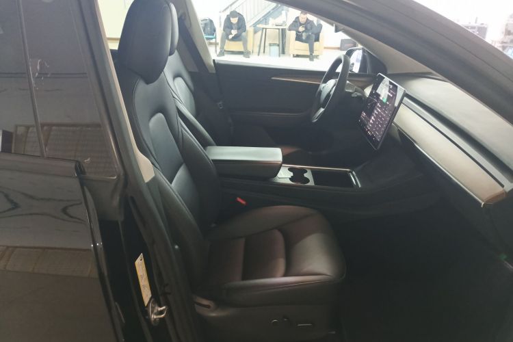 特斯拉 Model Y 2021款 长续航全轮驱动版局部细节41