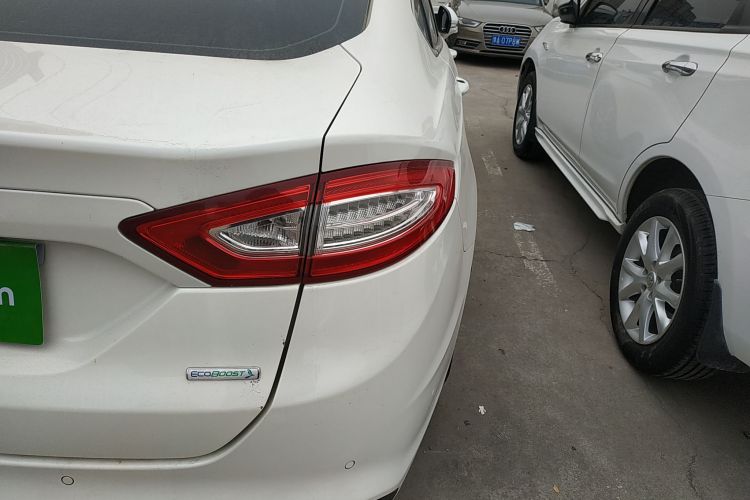 福特 蒙迪欧 2013款 1.5L GTDi180时尚型车身外观9