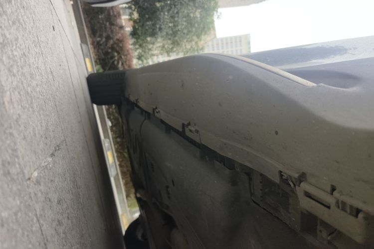 奔驰GLE 2020款 改款 GLE 350 4MATIC 时尚型局部细节9001