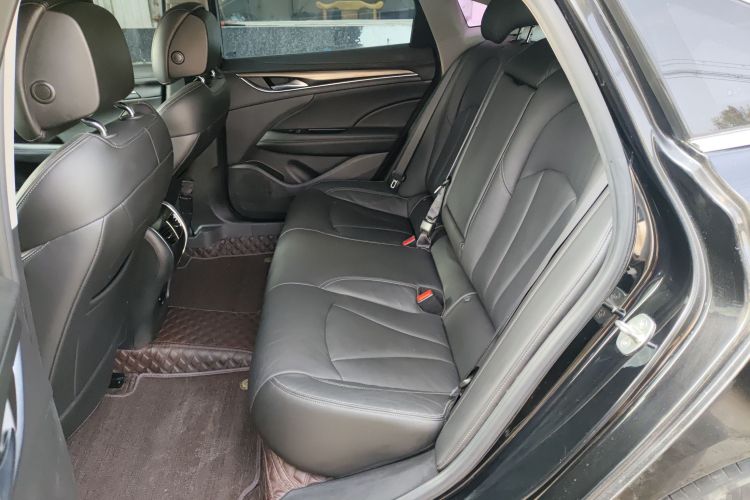 别克 君越 2016款 改款 28T 精英型中控内饰21