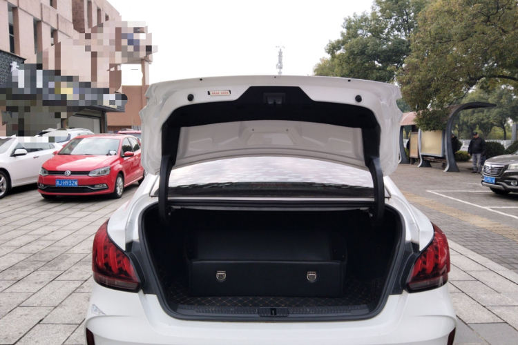 名爵 MG5 2021款 改款 300TGI DCT青奢豪享版机舱底盘23